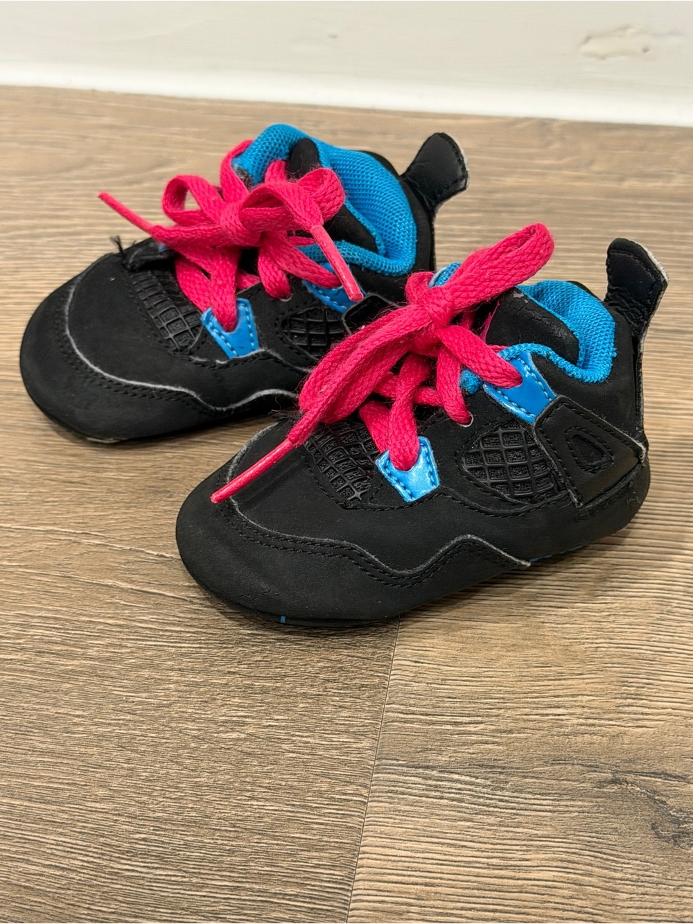 Air Jordan 4 Retro Black Vivid Pink infant sneakers boys